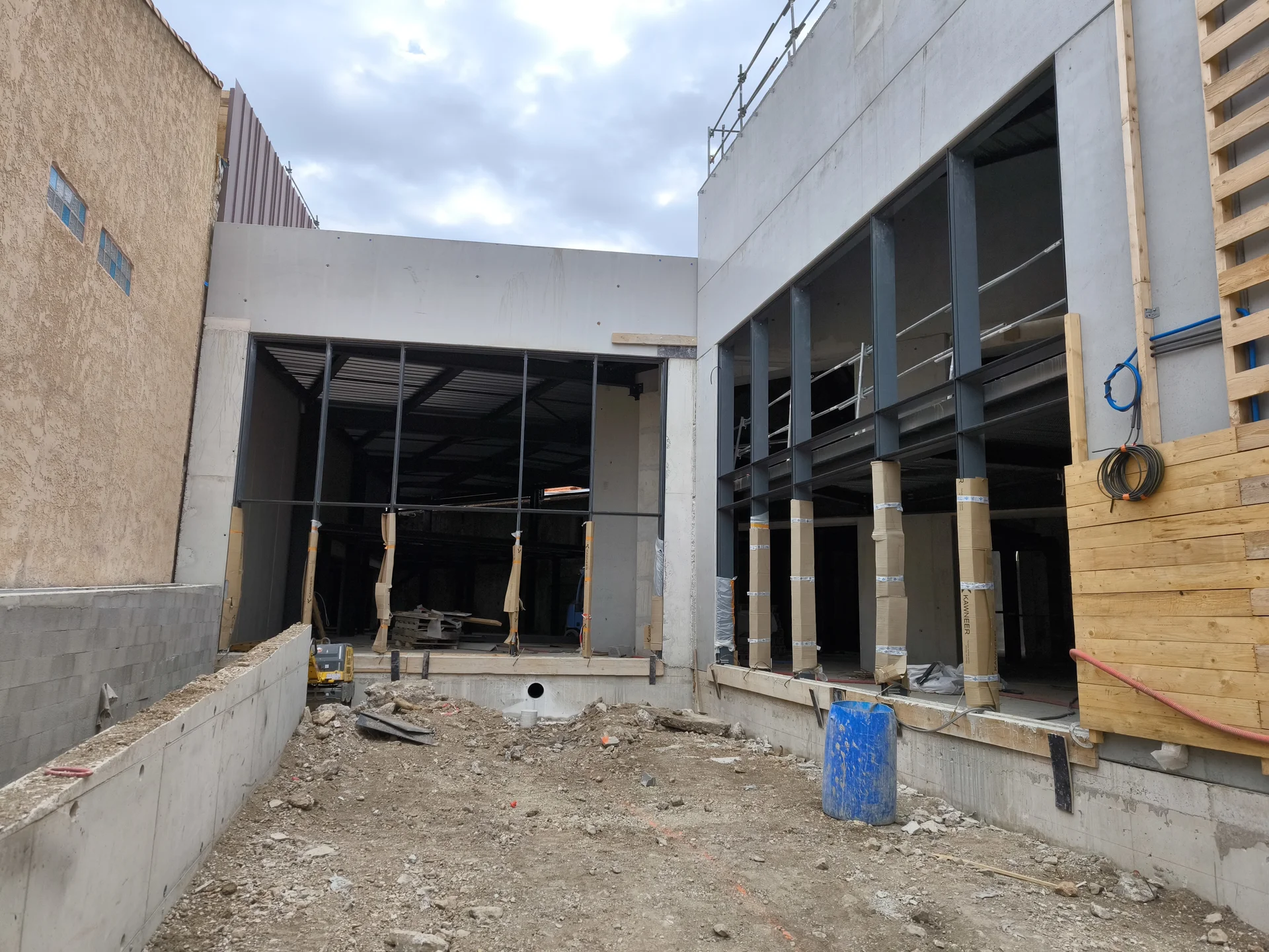 Pose Mur Rideau Droit